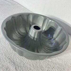 Non Stick Gray Bundt Cake Pan Fluted Tube Cake Pan